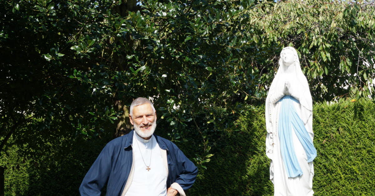 photo-1661880509 Prêtre exorciste Emmanuel Dumont<br />